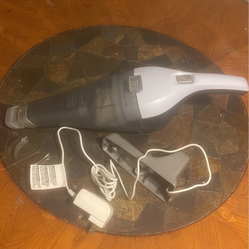 Black & Decker car vacuum